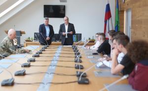 SEZNANITEV VOJAŠKIH OBVEZNIKOV Z VOJAŠKO DOLŽNOSTJO 14 FOTO LJUBO VUKELIČ
